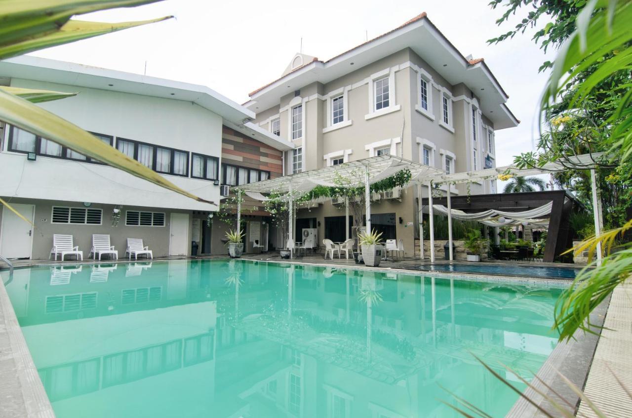 Country Heritage Hotel Surabaya Eksteriør bilde
